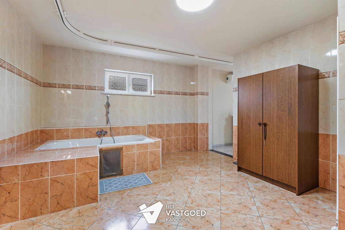 ZEER RUIME WONING MET 5 SLAAPKAMERS UITERST RUSTIG GELEGEN OP EEN PERCEEL VAN 1415 M² TE BERINGEN
