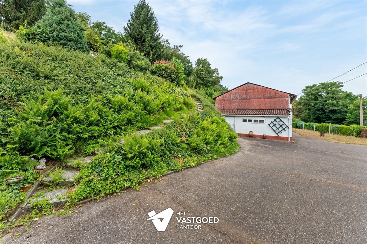 TE RENOVEREN KNUSSE WONING MET TUIN VAN 48A90CA EN LOODS EN GARAGE TE KAGGEVINNE