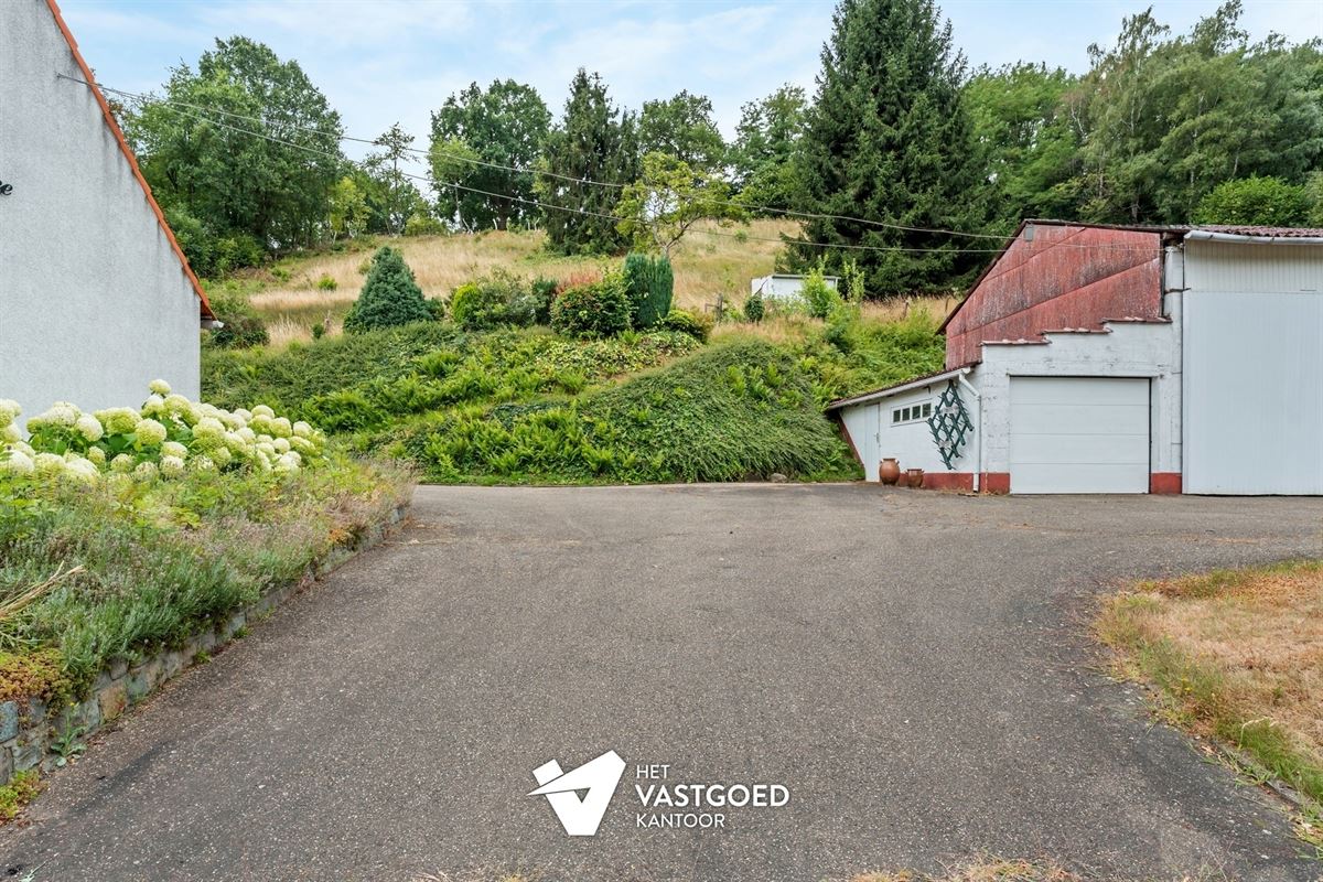 TE RENOVEREN KNUSSE WONING MET TUIN VAN 48A90CA EN LOODS EN GARAGE TE KAGGEVINNE