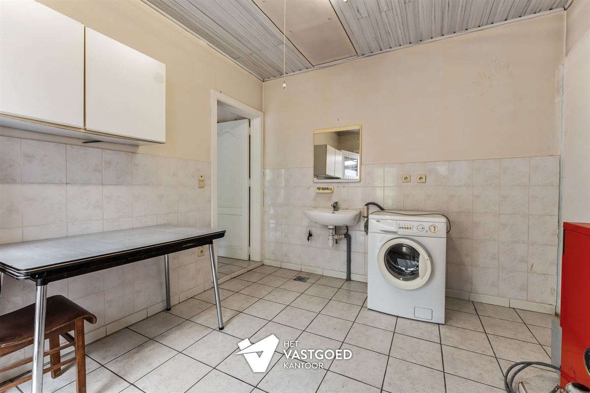 TE RENOVEREN KNUSSE WONING MET TUIN VAN 48A90CA EN LOODS EN GARAGE TE KAGGEVINNE