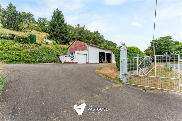 TE RENOVEREN KNUSSE WONING MET TUIN VAN 48A90CA EN LOODS EN GARAGE TE KAGGEVINNE