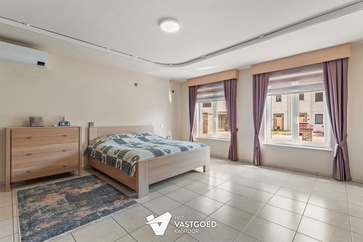 ZEER RUIME WONING MET 5 SLAAPKAMERS UITERST RUSTIG GELEGEN OP EEN PERCEEL VAN 1415 M² TE BERINGEN