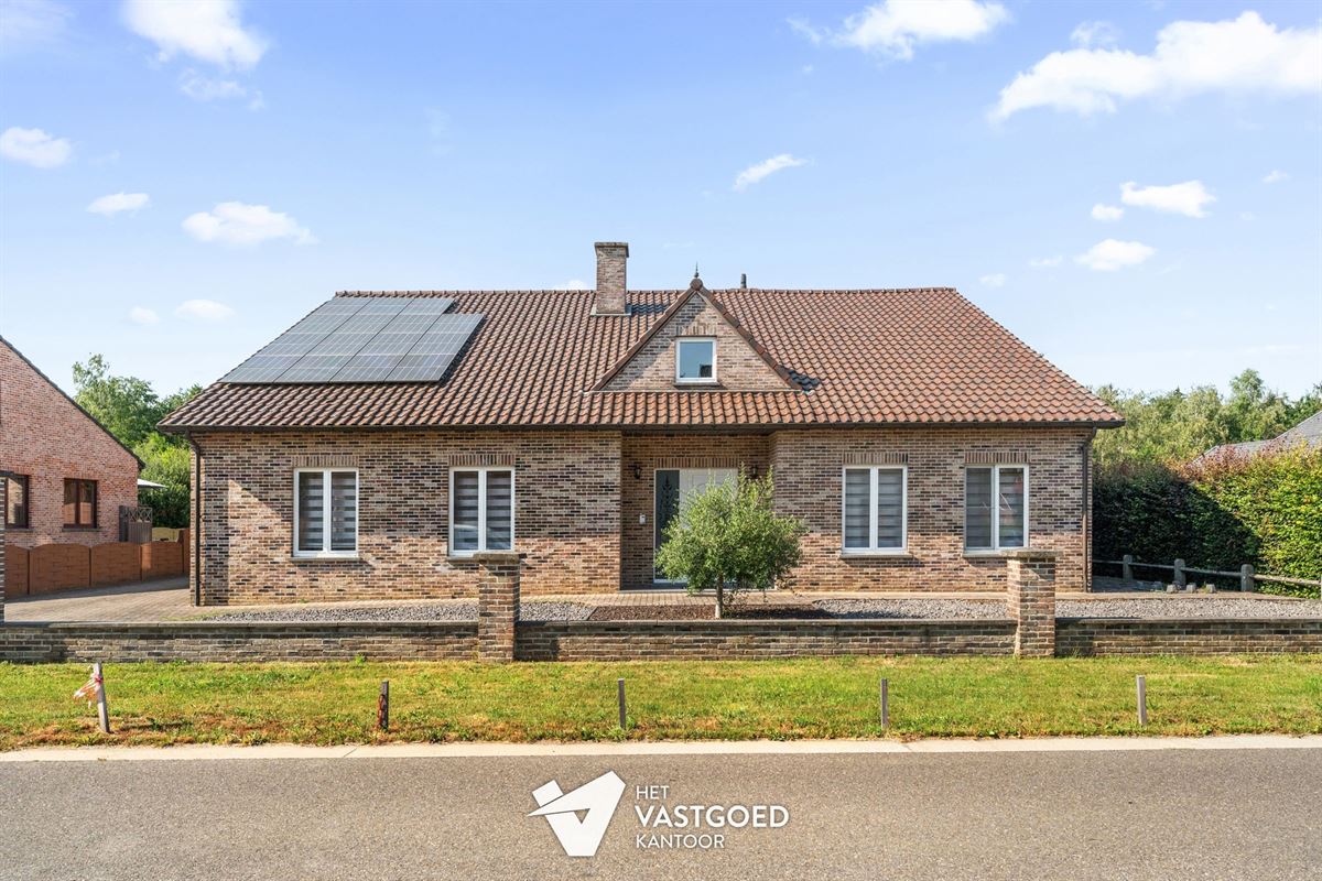 ZEER RUIME WONING MET 5 SLAAPKAMERS UITERST RUSTIG GELEGEN OP EEN PERCEEL VAN 1415 M² TE BERINGEN