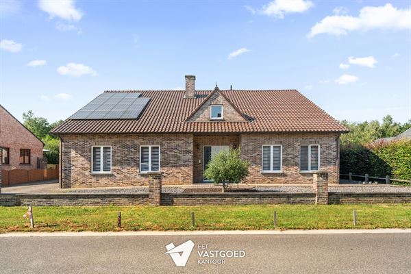 ZEER RUIME WONING MET 5 SLAAPKAMERS UITERST RUSTIG GELEGEN OP EEN PERCEEL VAN 1415 M² TE BERINGEN