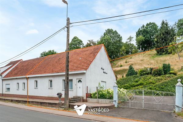 TE RENOVEREN KNUSSE WONING MET TUIN VAN 48A90CA EN LOODS EN GARAGE TE KAGGEVINNE