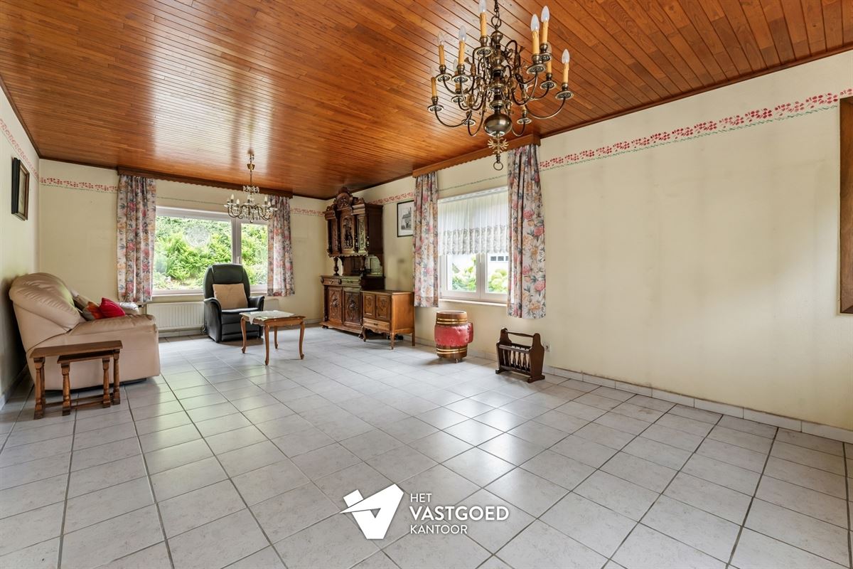TE RENOVEREN KNUSSE WONING MET TUIN VAN 48A90CA EN LOODS EN GARAGE TE KAGGEVINNE