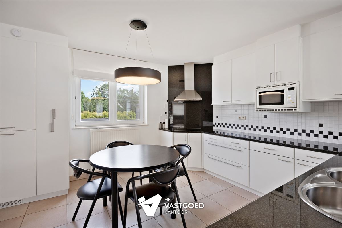 ZEER RUIM DUPLEX APPARTEMENT VAN 159 M² MET ZEER PRAKTISCHE INDELING EN KWALITATIEVE AFWERKING