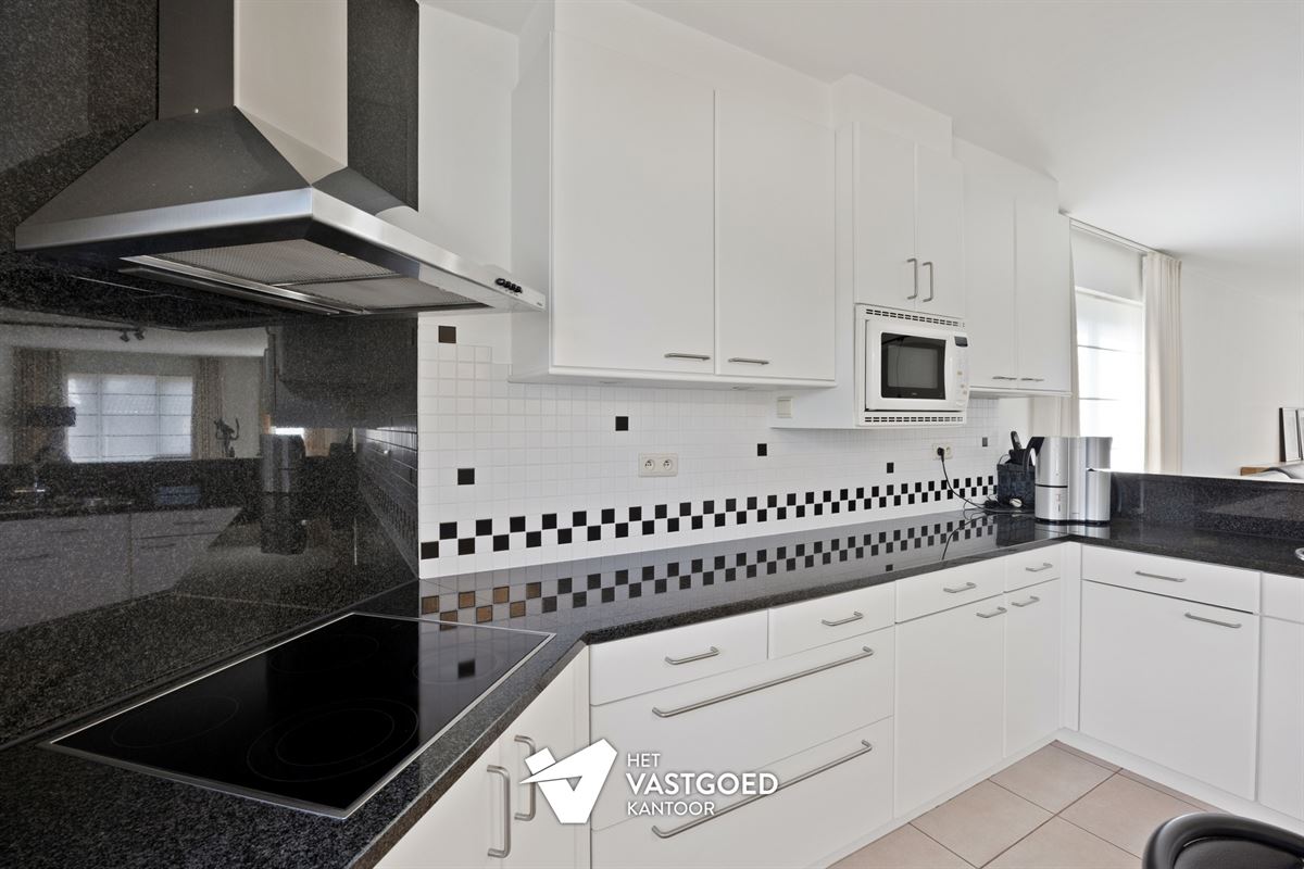 ZEER RUIM DUPLEX APPARTEMENT VAN 159 M² MET ZEER PRAKTISCHE INDELING EN KWALITATIEVE AFWERKING