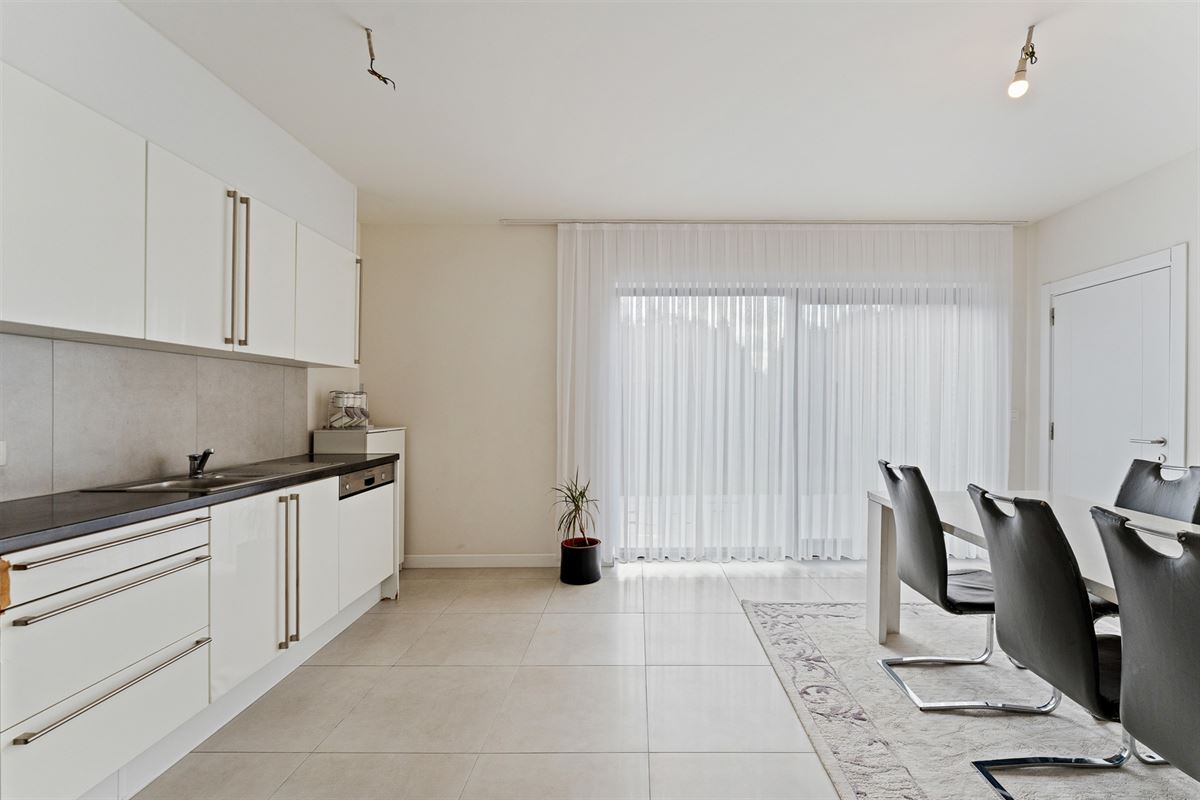 KNAPPE WONING (198M²) MET 3 SLAAPKAMERS + RUIME ZOLDER TE BEVERLO