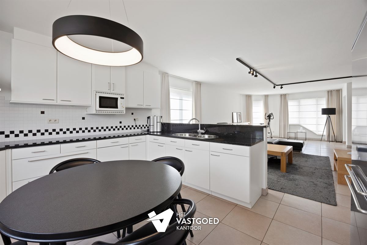 ZEER RUIM DUPLEX APPARTEMENT VAN 159 M² MET ZEER PRAKTISCHE INDELING EN KWALITATIEVE AFWERKING
