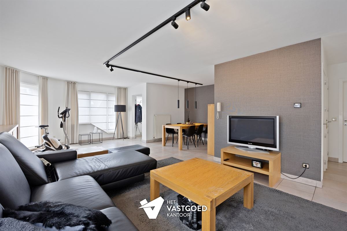 ZEER RUIM DUPLEX APPARTEMENT VAN 159 M² MET ZEER PRAKTISCHE INDELING EN KWALITATIEVE AFWERKING