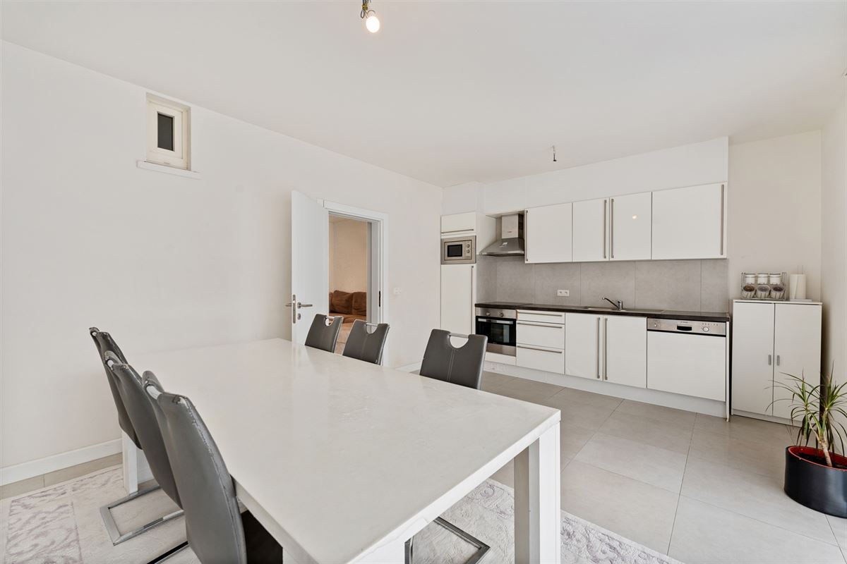 KNAPPE WONING (198M²) MET 3 SLAAPKAMERS + RUIME ZOLDER TE BEVERLO