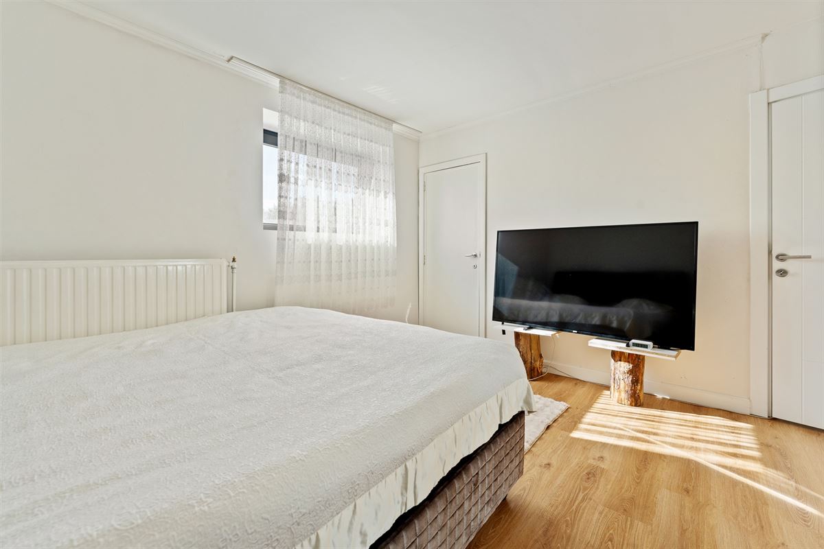 KNAPPE WONING (198M²) MET 3 SLAAPKAMERS + RUIME ZOLDER TE BEVERLO