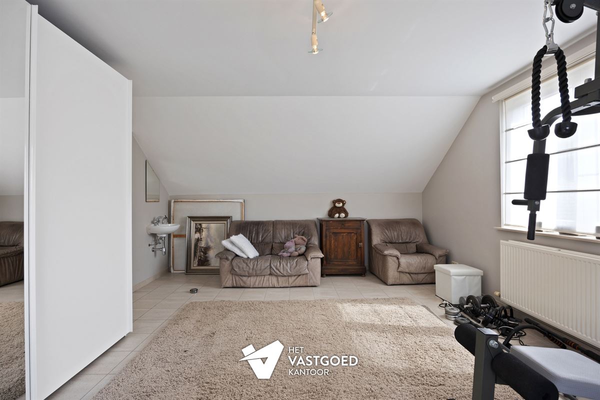 ZEER RUIM DUPLEX APPARTEMENT VAN 159 M² MET ZEER PRAKTISCHE INDELING EN KWALITATIEVE AFWERKING