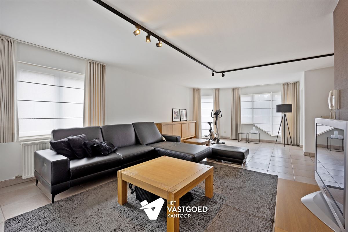 ZEER RUIM DUPLEX APPARTEMENT VAN 159 M² MET ZEER PRAKTISCHE INDELING EN KWALITATIEVE AFWERKING