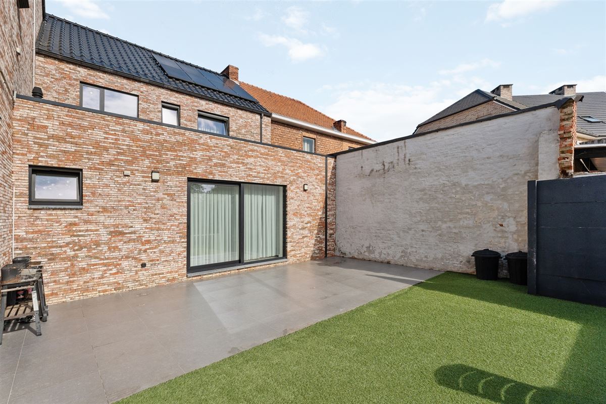 KNAPPE WONING (198M²) MET 3 SLAAPKAMERS + RUIME ZOLDER TE BEVERLO