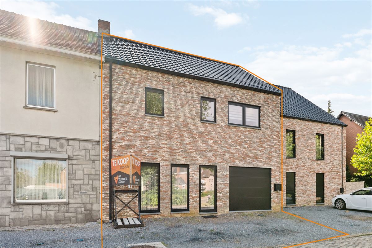 KNAPPE WONING (198M²) MET 3 SLAAPKAMERS + RUIME ZOLDER TE BEVERLO