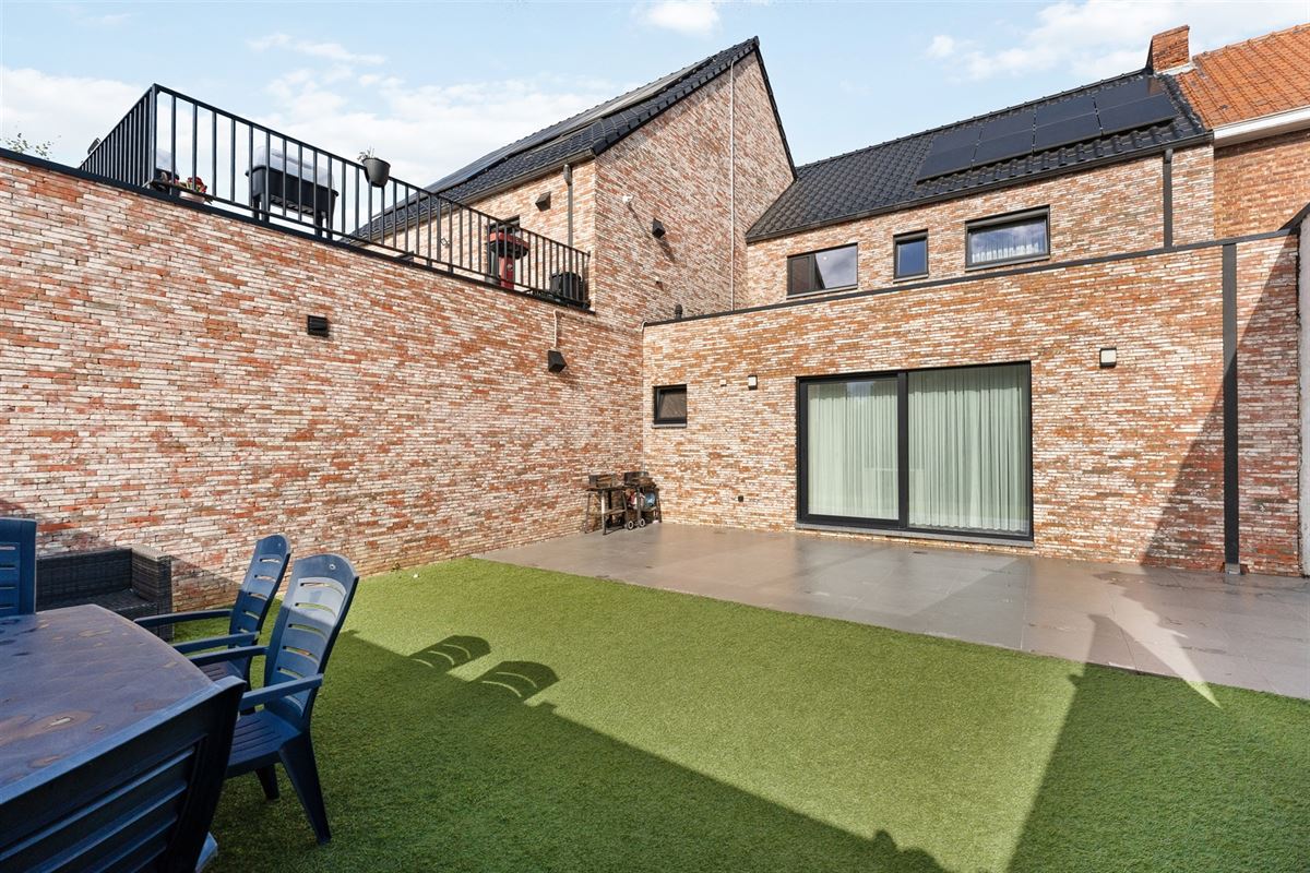 KNAPPE WONING (198M²) MET 3 SLAAPKAMERS + RUIME ZOLDER TE BEVERLO