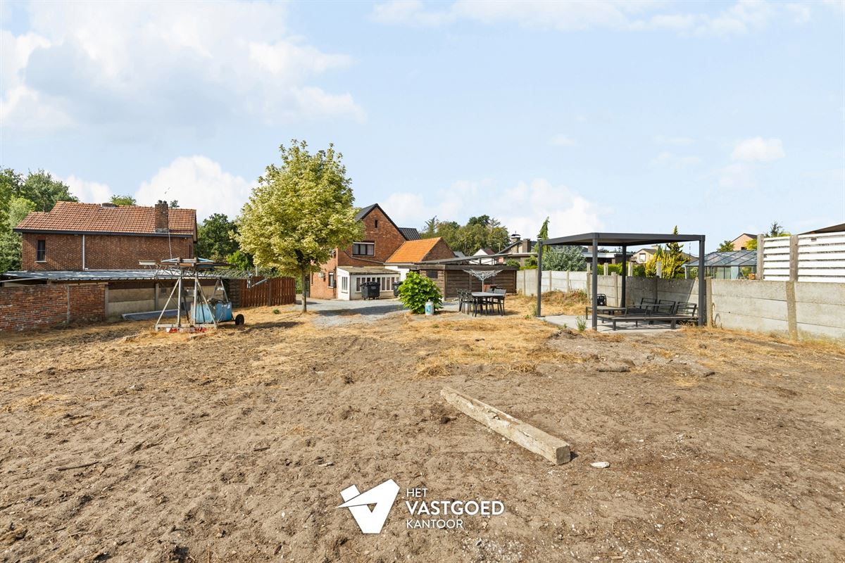 CHARMANTE WONING MET VEEL POTENTIEEL OP MOOI EN RUSTIG GELEGEN PERCEEL TE HAM