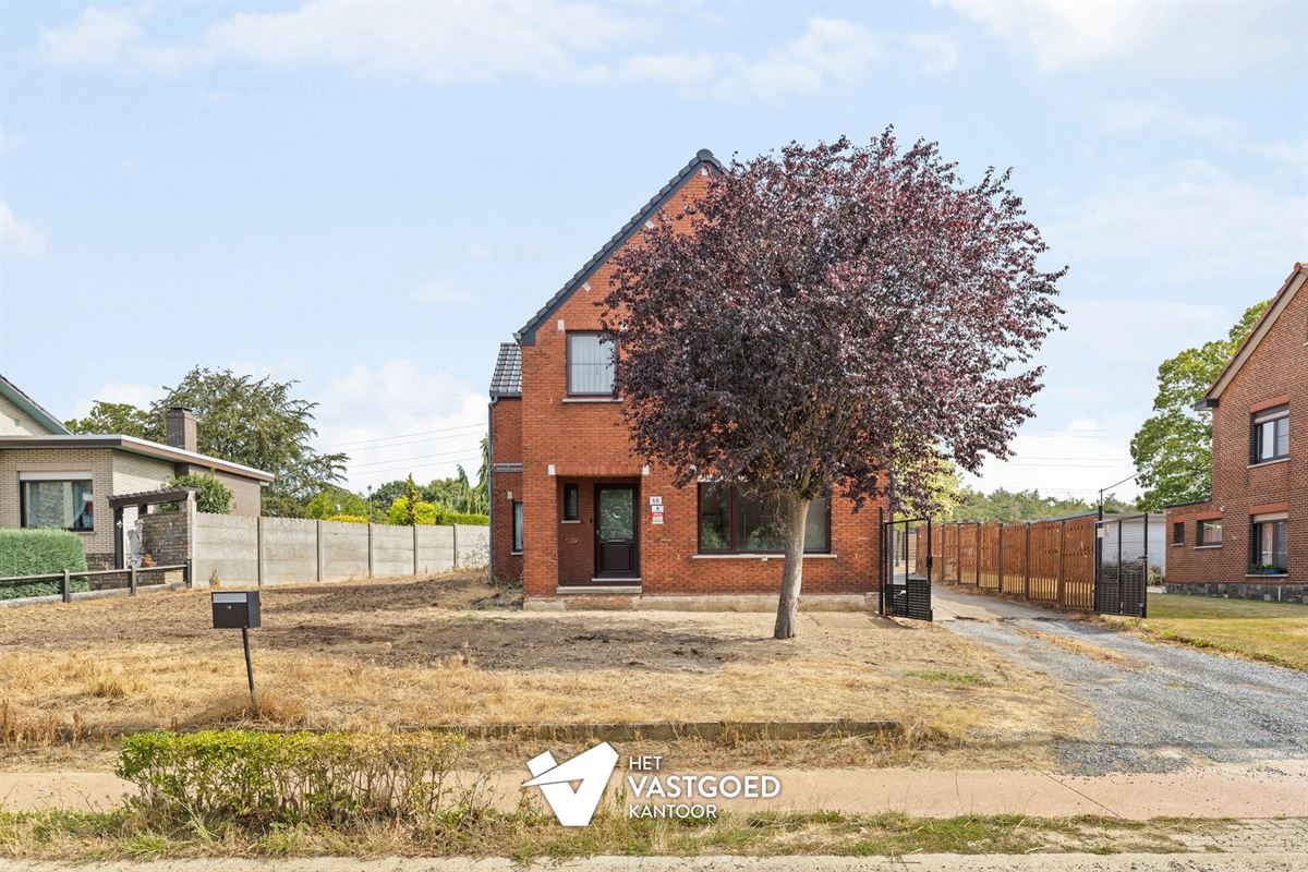 CHARMANTE WONING MET VEEL POTENTIEEL OP MOOI EN RUSTIG GELEGEN PERCEEL TE HAM