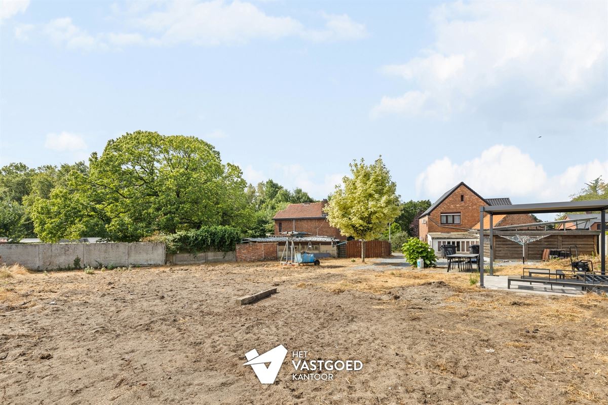 CHARMANTE WONING MET VEEL POTENTIEEL OP MOOI EN RUSTIG GELEGEN PERCEEL TE HAM