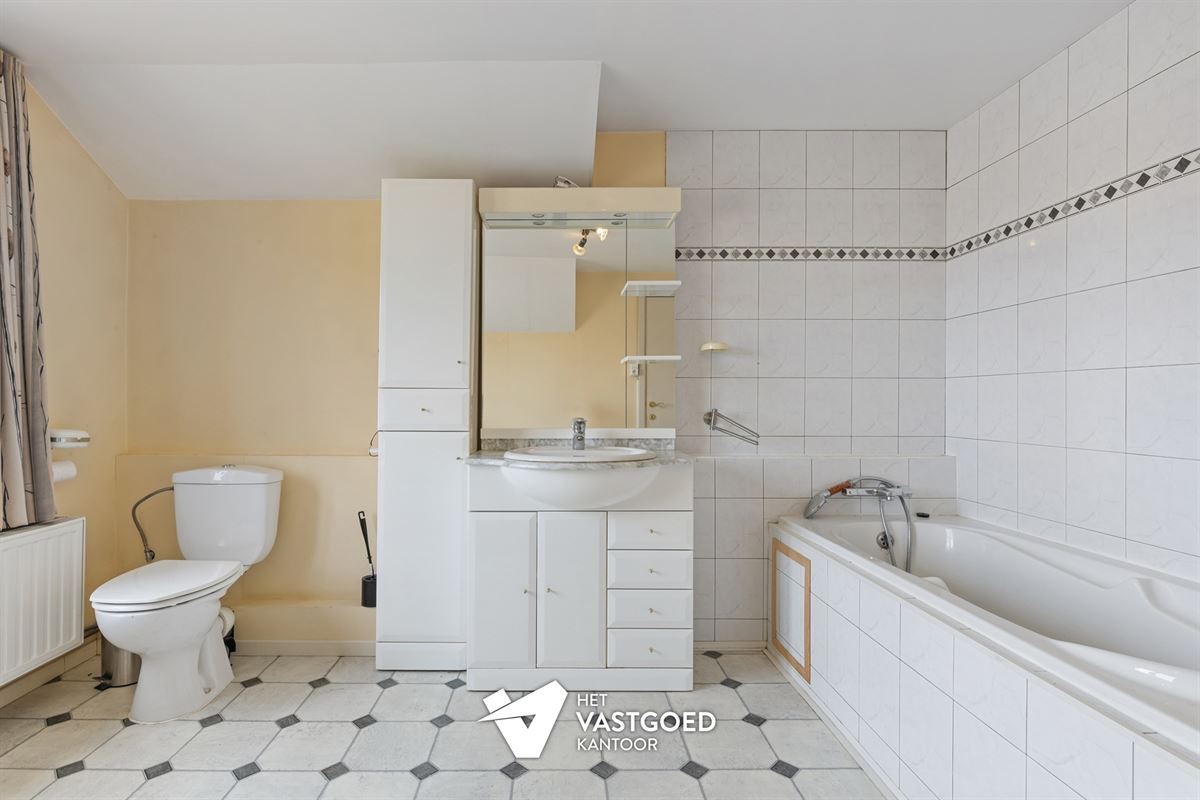 CHARMANTE WONING MET VEEL POTENTIEEL OP MOOI EN RUSTIG GELEGEN PERCEEL TE HAM