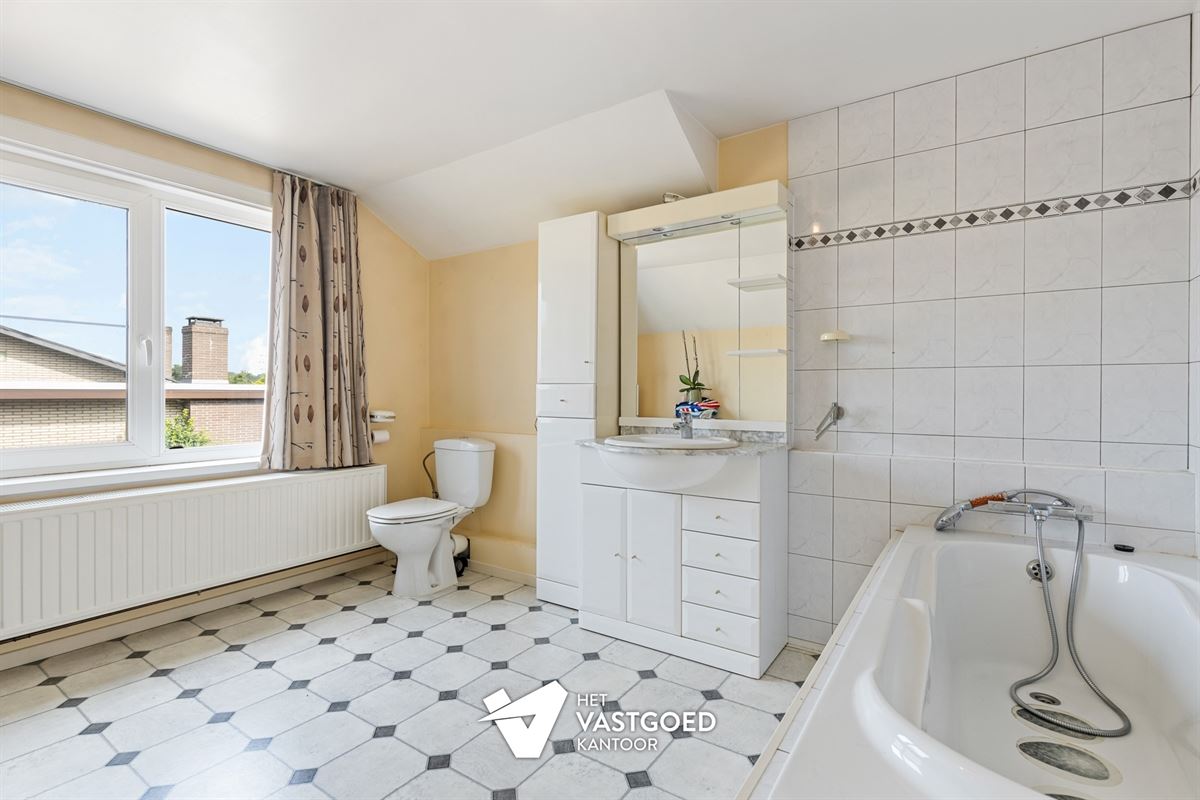 CHARMANTE WONING MET VEEL POTENTIEEL OP MOOI EN RUSTIG GELEGEN PERCEEL TE HAM
