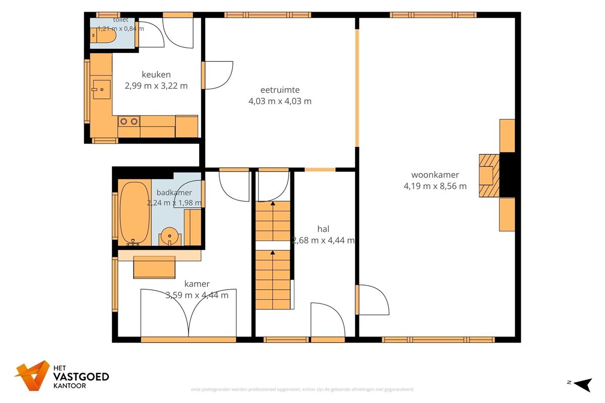 RUIME, STATIGE WONING OP GROENE LIGGING MET RUIM PERCEEL