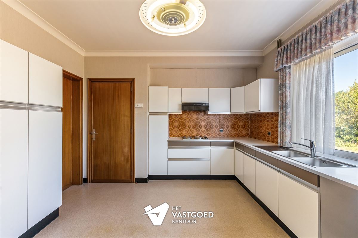 WONING MET POTENTIEEL (155M²) MET 3 SLAAPKAMERS EN GARAGE OP EEN PERCEEL VAN 12 ARE TE TESSENDERLO