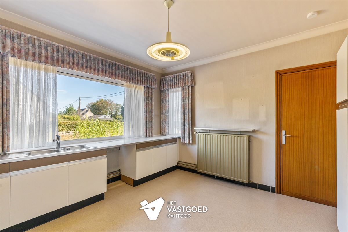 WONING MET POTENTIEEL (155M²) MET 3 SLAAPKAMERS EN GARAGE OP EEN PERCEEL VAN 12 ARE TE TESSENDERLO