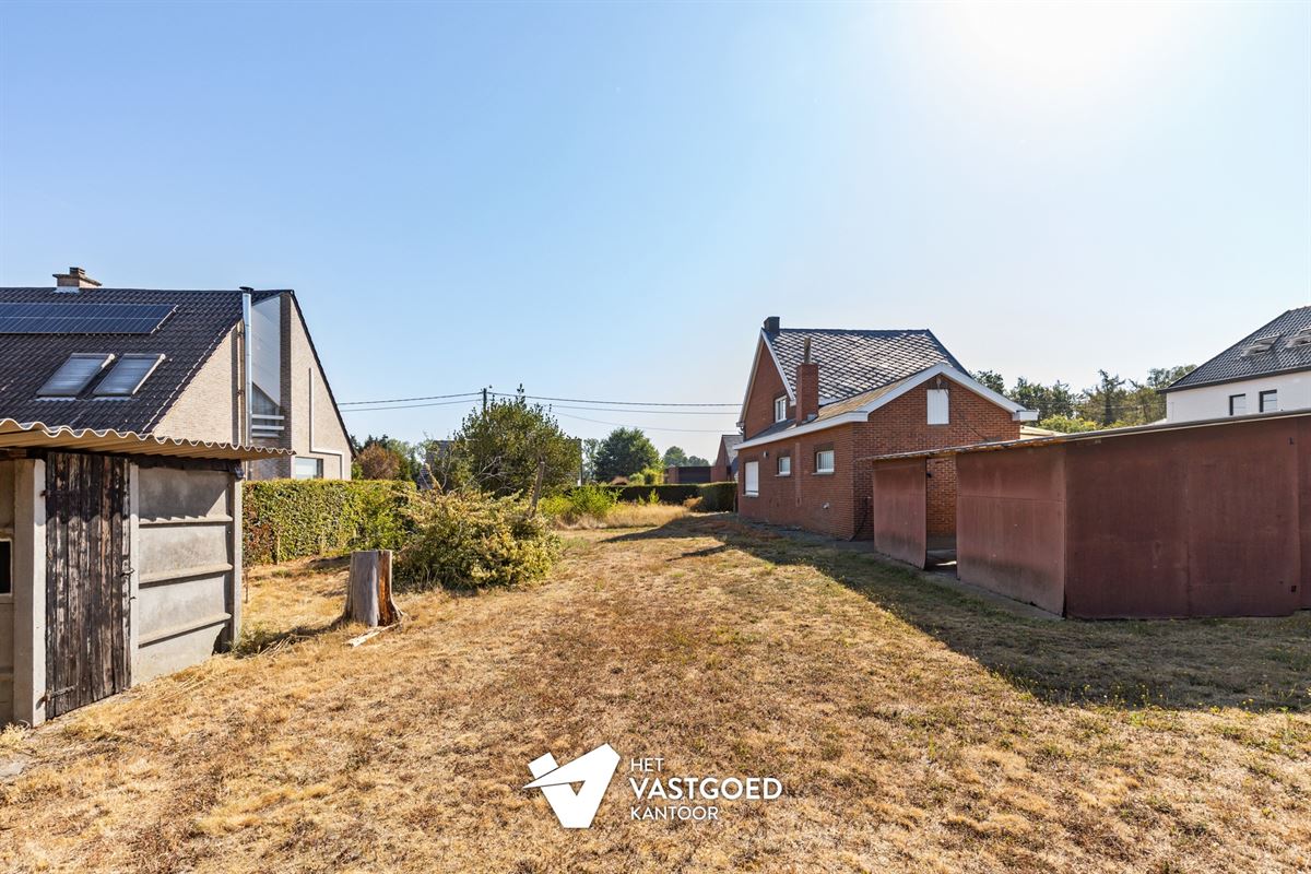 WONING MET POTENTIEEL (155M²) MET 3 SLAAPKAMERS EN GARAGE OP EEN PERCEEL VAN 12 ARE TE TESSENDERLO