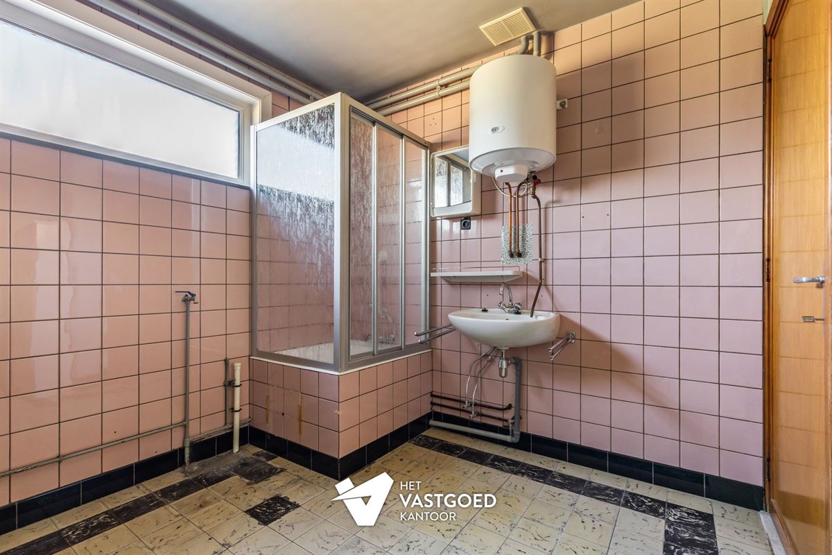 WONING MET POTENTIEEL (155M²) MET 3 SLAAPKAMERS EN GARAGE OP EEN PERCEEL VAN 12 ARE TE TESSENDERLO