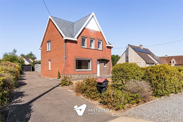 WONING MET POTENTIEEL (155M²) MET 3 SLAAPKAMERS EN GARAGE OP EEN PERCEEL VAN 12 ARE TE TESSENDERLO