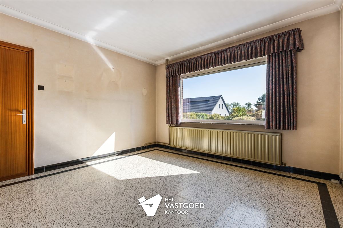 WONING MET POTENTIEEL (155M²) MET 3 SLAAPKAMERS EN GARAGE OP EEN PERCEEL VAN 12 ARE TE TESSENDERLO
