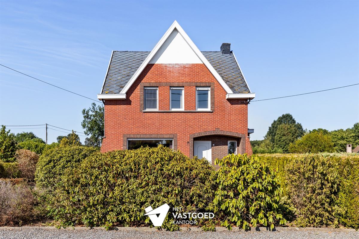 WONING MET POTENTIEEL (155M²) MET 3 SLAAPKAMERS EN GARAGE OP EEN PERCEEL VAN 12 ARE TE TESSENDERLO