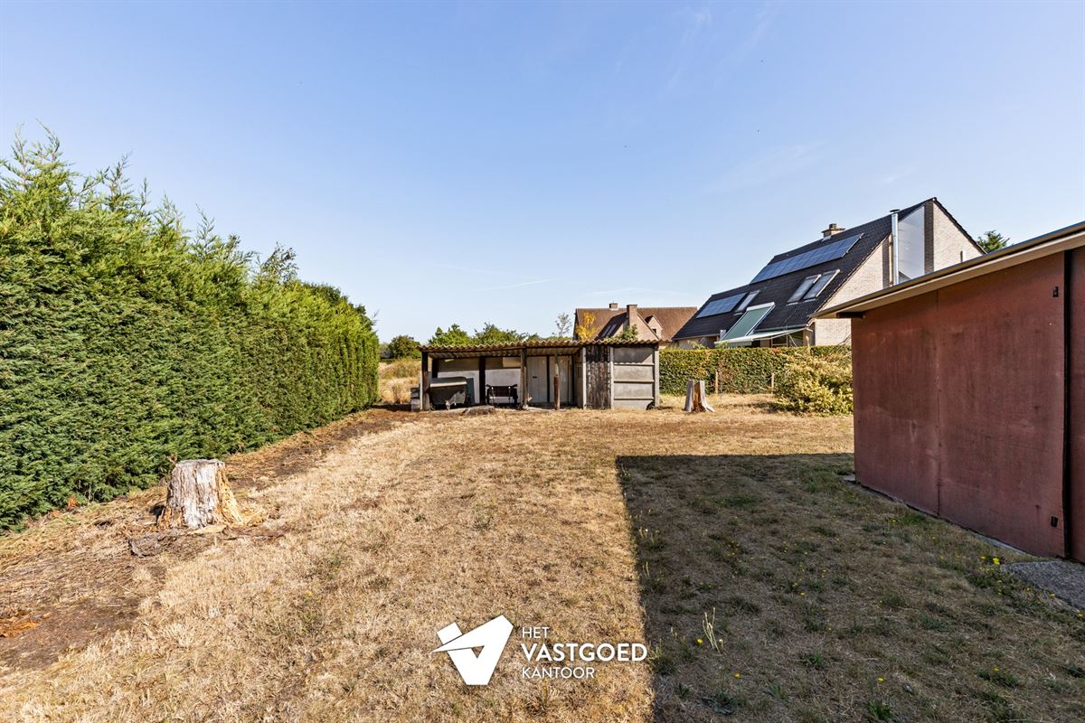 WONING MET POTENTIEEL (155M²) MET 3 SLAAPKAMERS EN GARAGE OP EEN PERCEEL VAN 12 ARE TE TESSENDERLO