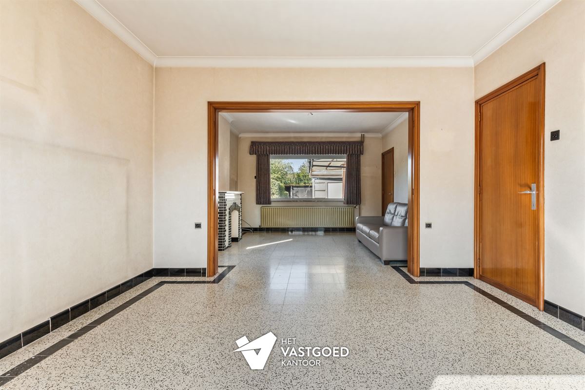 WONING MET POTENTIEEL (155M²) MET 3 SLAAPKAMERS EN GARAGE OP EEN PERCEEL VAN 12 ARE TE TESSENDERLO