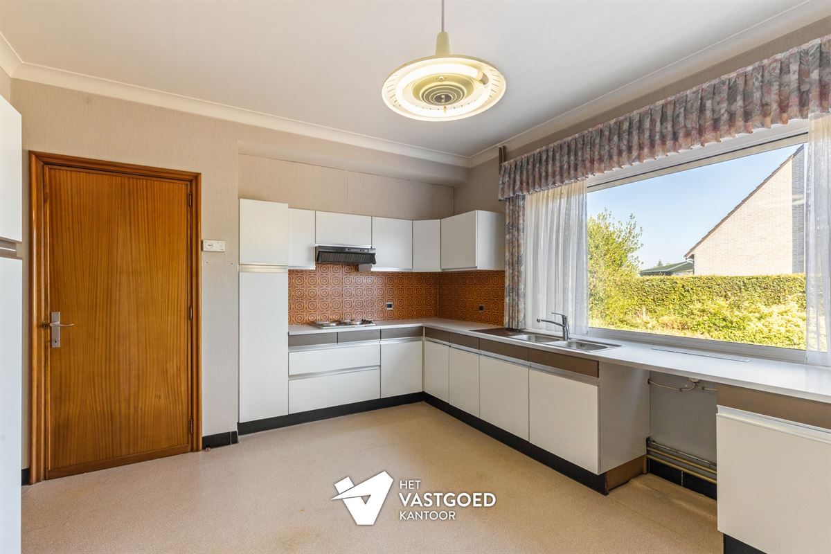 WONING MET POTENTIEEL (155M²) MET 3 SLAAPKAMERS EN GARAGE OP EEN PERCEEL VAN 12 ARE TE TESSENDERLO