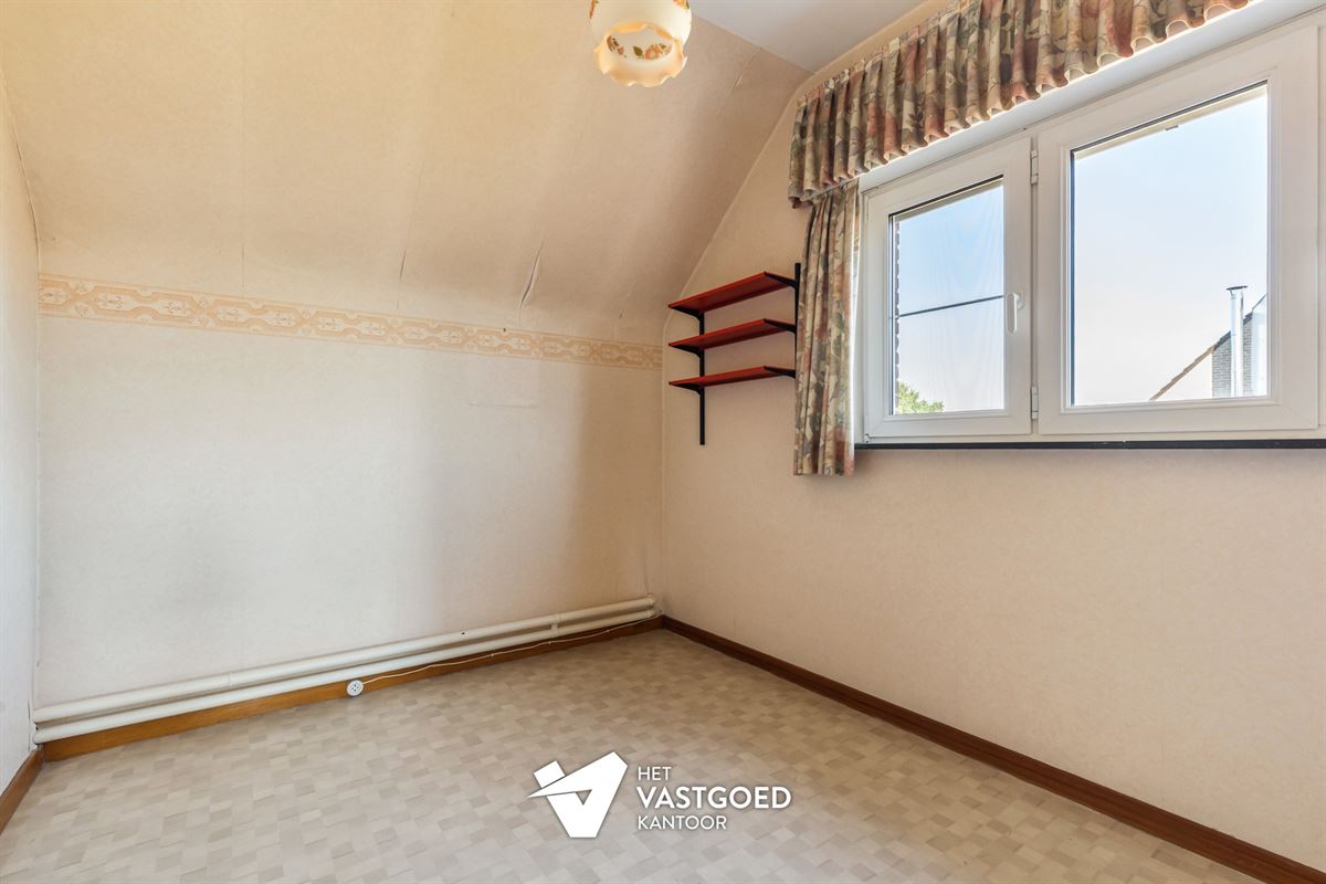 WONING MET POTENTIEEL (155M²) MET 3 SLAAPKAMERS EN GARAGE OP EEN PERCEEL VAN 12 ARE TE TESSENDERLO