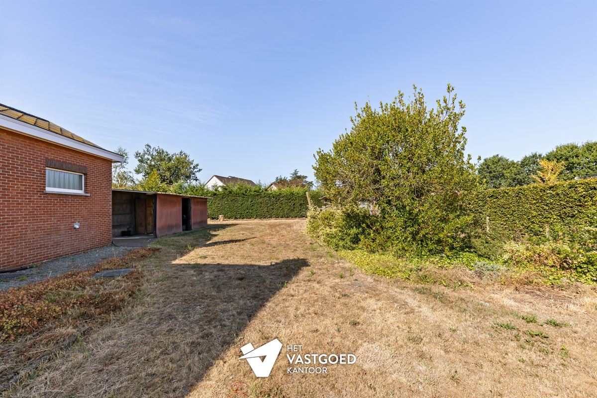 WONING MET POTENTIEEL (155M²) MET 3 SLAAPKAMERS EN GARAGE OP EEN PERCEEL VAN 12 ARE TE TESSENDERLO