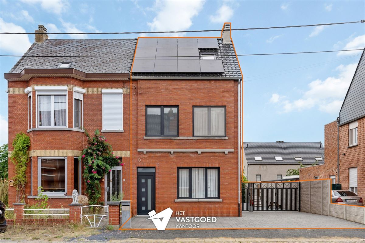 VOLLEDIG GERENOVEERDE WONING MET 4 SLAAPKAMERS EN TUIN MET ACHTERLIGGENDE BOUWGROND TE SCHAFFEN