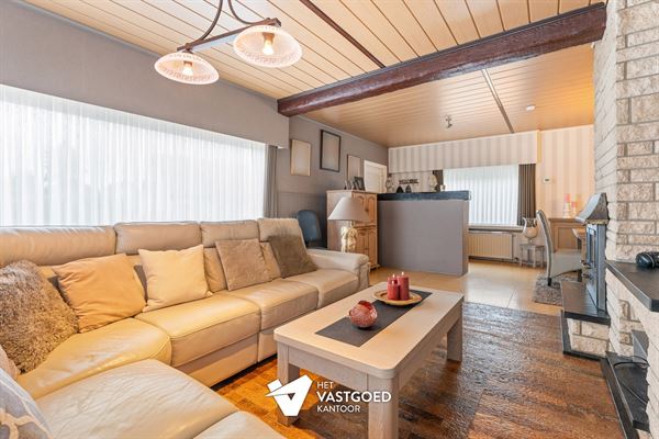 INSTAPKLARE, GELIJKVLOERSE WONING NABIJ CENTRUM