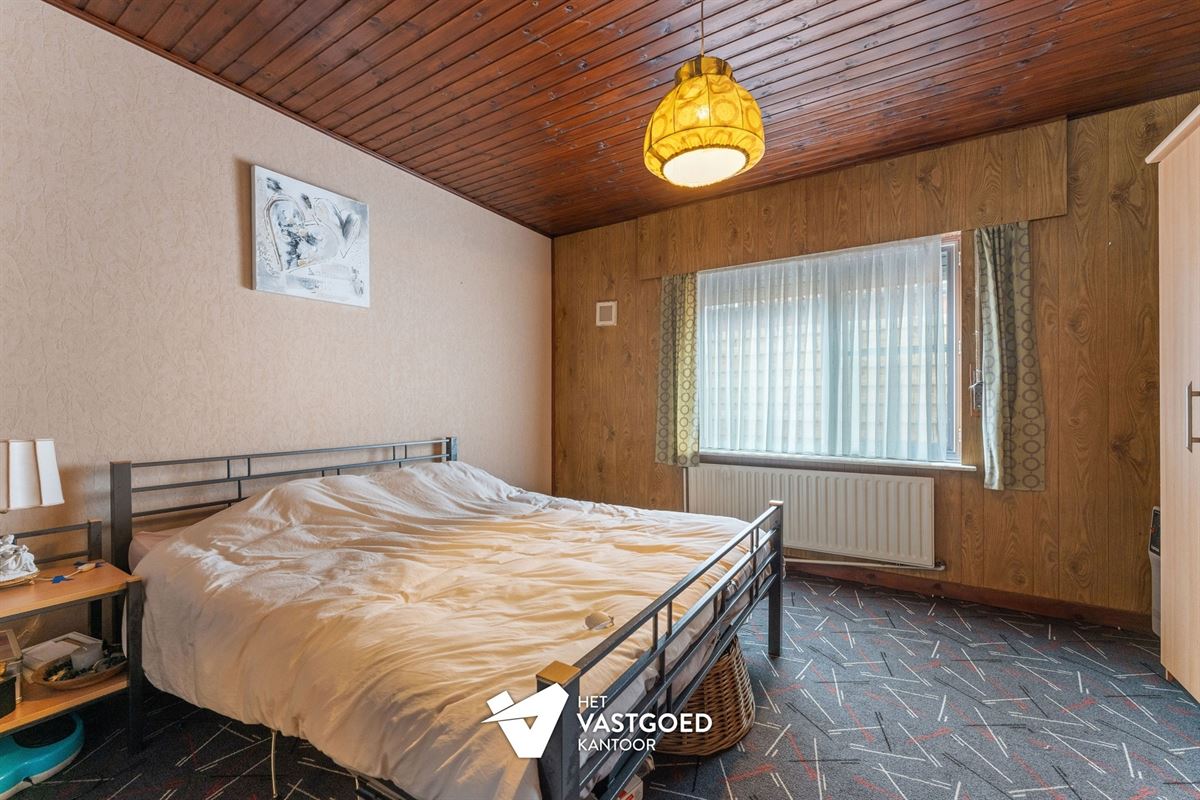 INSTAPKLARE, GELIJKVLOERSE WONING NABIJ CENTRUM