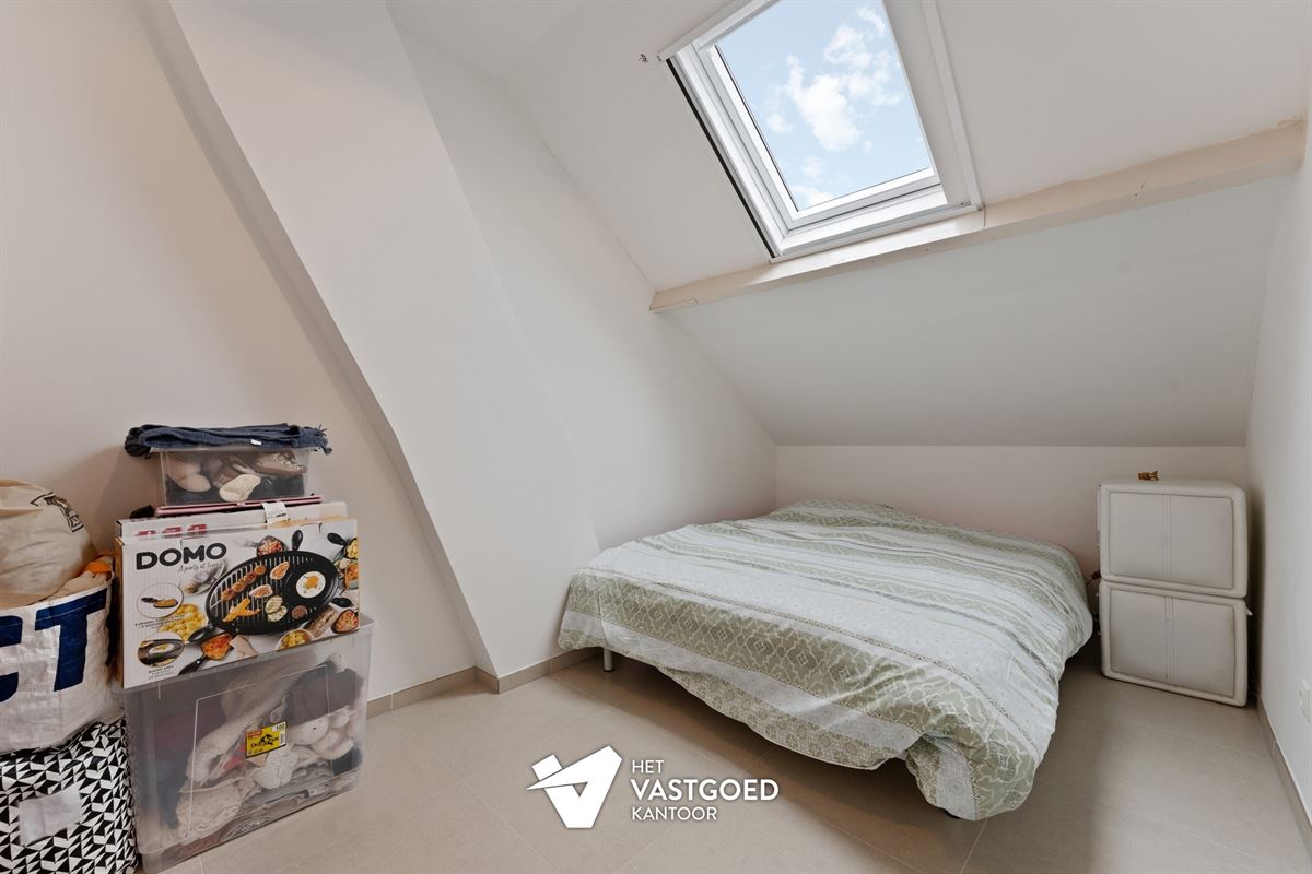VOLLEDIG GERENOVEERDE WONING MET 4 SLAAPKAMERS EN TUIN MET ACHTERLIGGENDE BOUWGROND TE SCHAFFEN