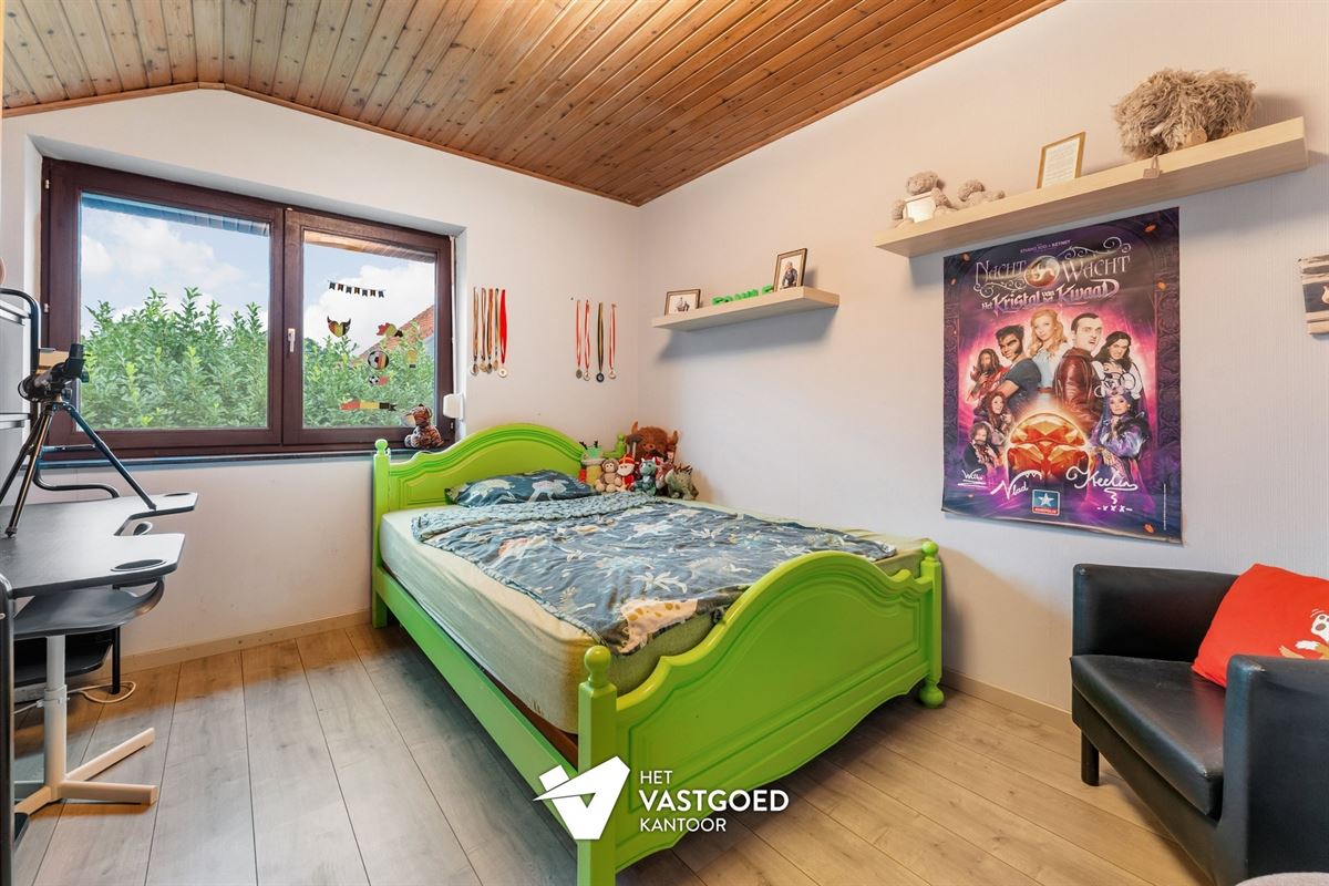 ZEER RUIME WONING MET ENORM VEEL MOGELIJKHEDEN OP 5320M²!