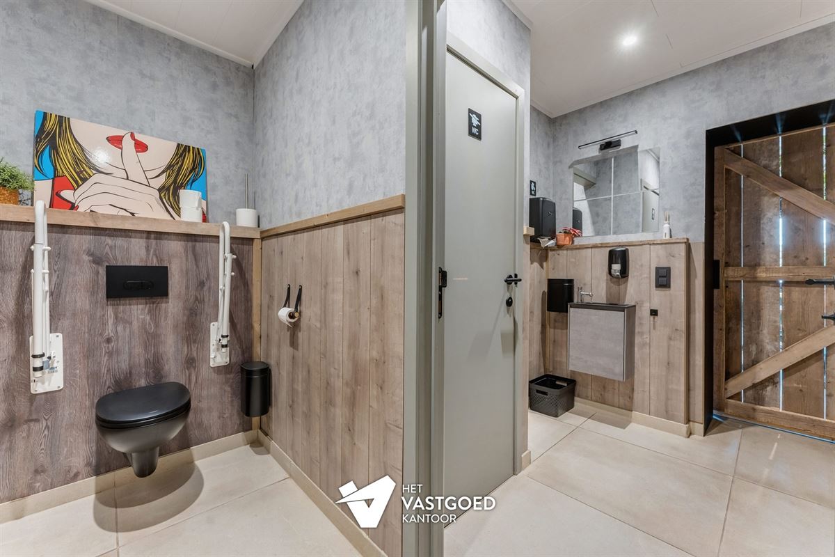 ZEER RUIME WONING MET ENORM VEEL MOGELIJKHEDEN OP 5320M²!