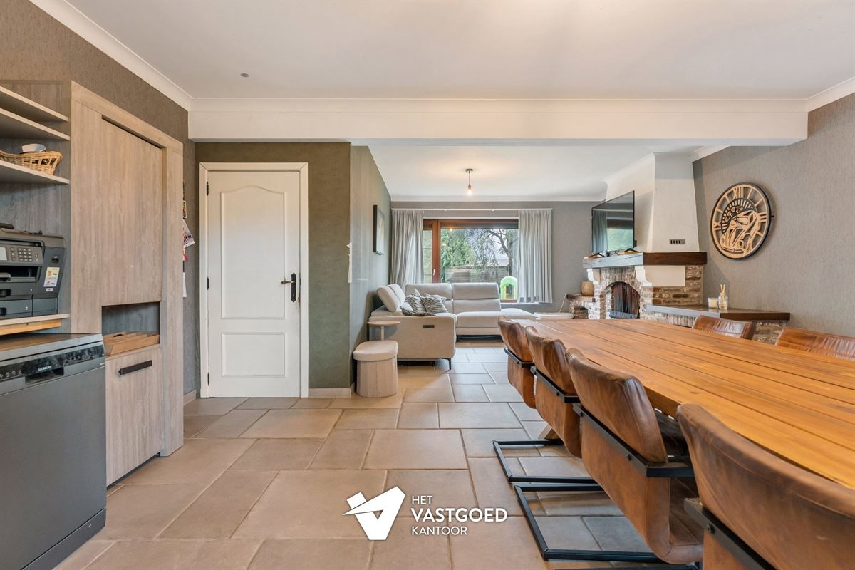 ZEER RUIME WONING MET ENORM VEEL MOGELIJKHEDEN OP 5320M²!
