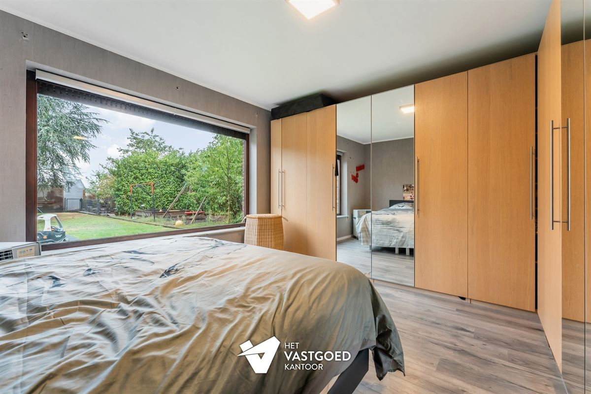 ZEER RUIME WONING MET ENORM VEEL MOGELIJKHEDEN OP 5320M²!