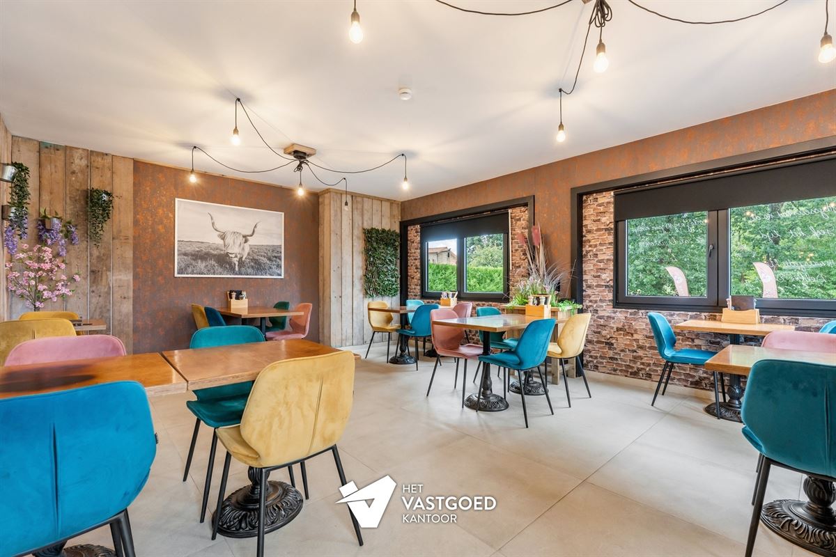 ZEER RUIME WONING MET ENORM VEEL MOGELIJKHEDEN OP 5320M²!