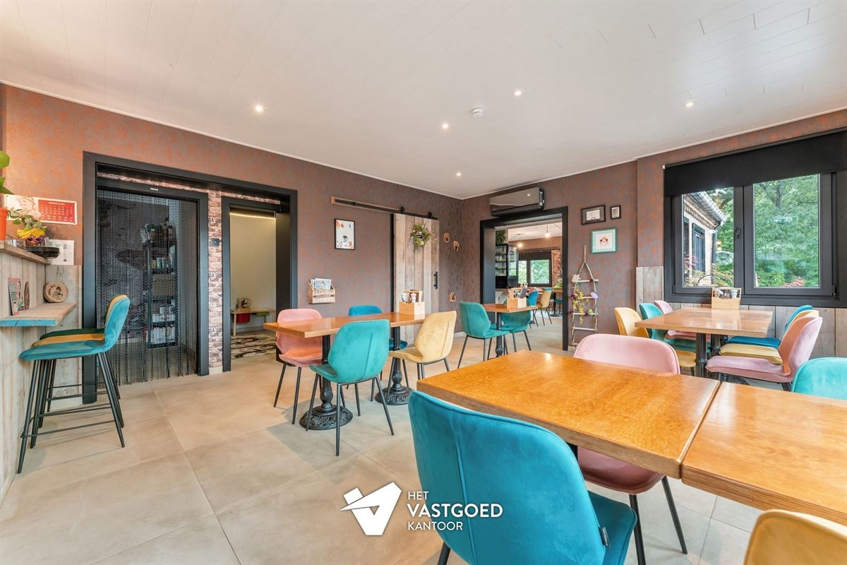 ZEER RUIME WONING MET ENORM VEEL MOGELIJKHEDEN OP 5320M²!